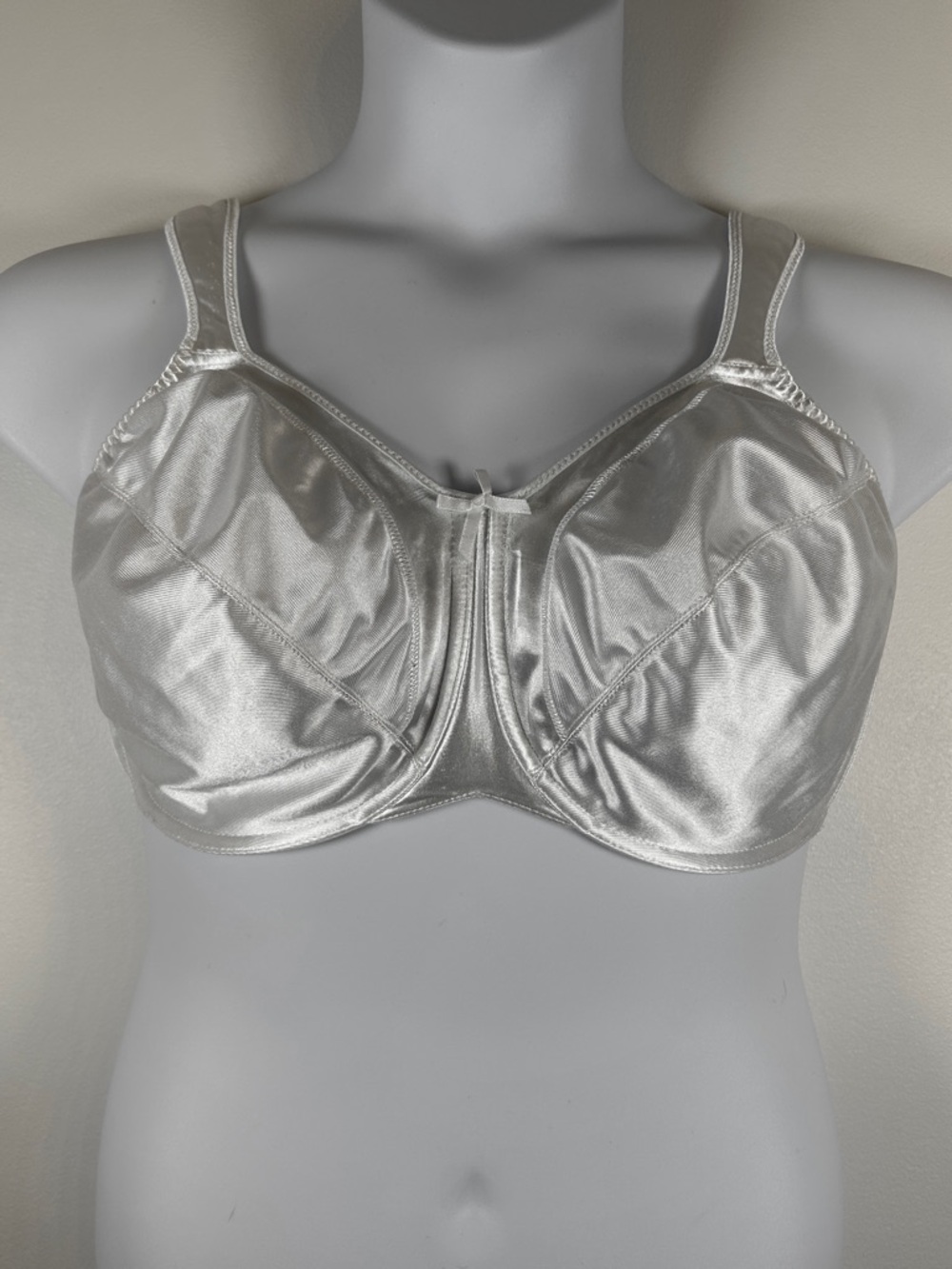 Bali Size 40DD/40E White Satin Tracings Underwire Minimizer Bra - Picture 2 of 9